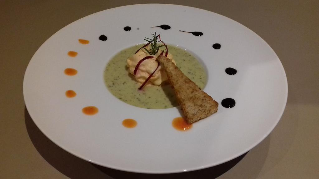 Logis Hotel - Restaurant Residence Les Cedres 3*