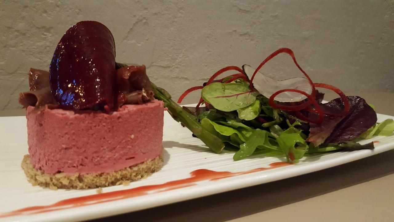 Hotel Logis Hotel - Restaurant Residence Les Cedres 3*
